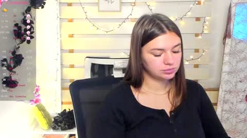 Monika online show from 5, 11, 2025