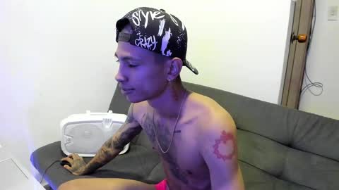 monkeyd_66 online show from 18, 12, 2024