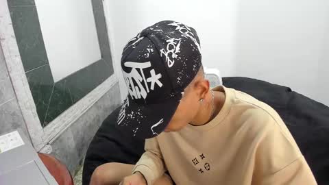 monkeyd_66 online show from 15, 2, 2025