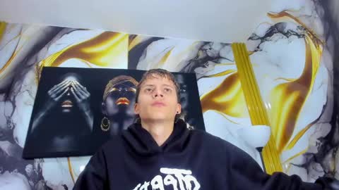 Snapshot of mono_blonde chatting on 5, 6, 2026 mono_blonde online show from 5, 6, 2026