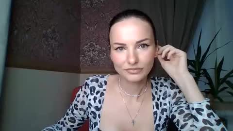 Snapshot of monparis_dream chatting on 9, 10, 2025 monparis_dream online show from 9, 10, 2025
