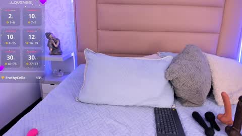 Snapshot of monserrat_towers chatting on 22, 12, 2024 Adriana online show from 22, 12, 2024