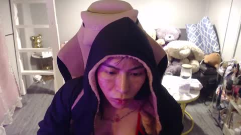 Snapshot of monstercockselfsuck chatting on 29, 4, 2026 ELYSE A SIMPLE GIRL online show from 29, 4, 2026