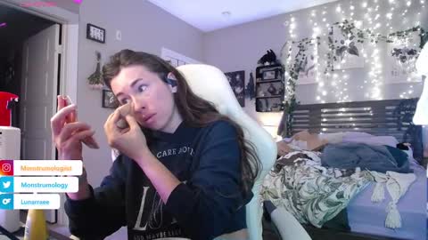 Lydia Mooney online show from 4, 1, 2025