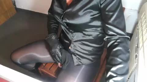 Snapshot of montero81 chatting on 18, 12, 2025 Sabrina online show from 18, 12, 2025