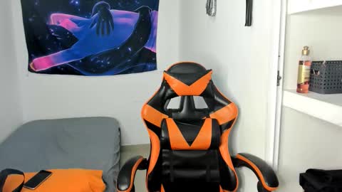 Snapshot of montes_juan chatting on 6, 10, 2025 montes_juan online show from 6, 10, 2025