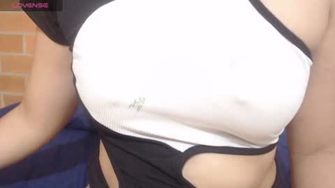 Snapshot of montserrat_jay chatting on 8, 7, 2026 Luisa online show from 8, 7, 2026