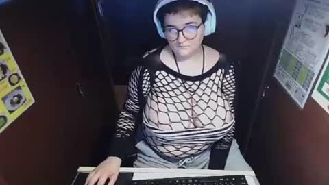 Snapshot of moojay00 chatting on 22, 12, 2024 Moo Jay online show from 22, 12, 2024