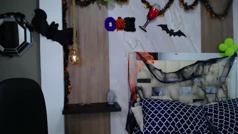 moon_and_fire_ online show from 27, 10, 2025