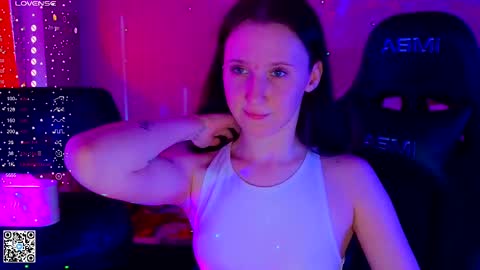 Snapshot of moon_avengers chatting on 6, 3, 2025 Lola online show from 6, 3, 2025
