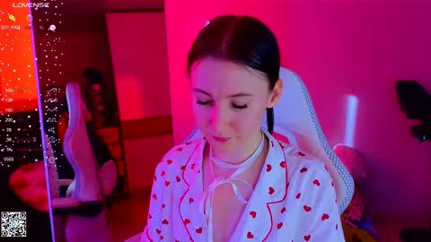 Snapshot of moon_avengers chatting on 10, 3, 2025 Lola online show from 10, 3, 2025