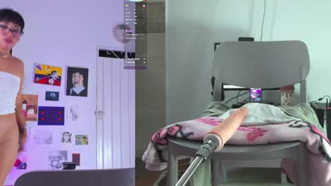 Snapshot of moon_pixie chatting on 8, 6, 2026 MoonPixie online show from 8, 6, 2026