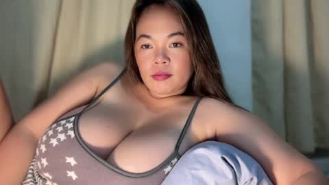 moona_luna21 online show from 17, 11, 2025