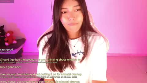 Snapshot of moonbella_bell chatting on 12, 5, 2026 bell online show from 12, 5, 2026