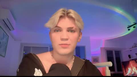 moonflamek online show from 22, 2, 2026