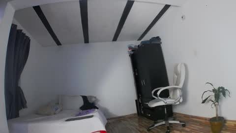 moonie_baddie31 online show from 25, 2, 2026