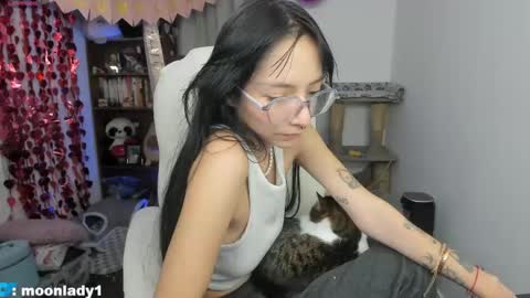 Snapshot of moonlady_ chatting on 8, 6, 2026 MOON online show from 8, 6, 2026