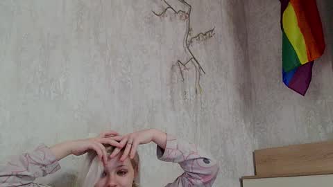 Mia   online show from 28, 2, 2025