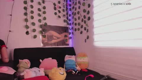 Snapshot of moonliight__ chatting on 1, 10, 2025 moonliight__ online show from 1, 10, 2025