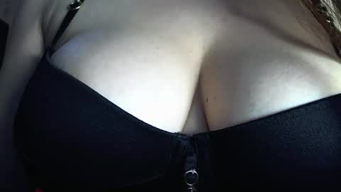 Snapshot of moonrose69 chatting on 15, 7, 2026 moonrose69 online show from 15, 7, 2026