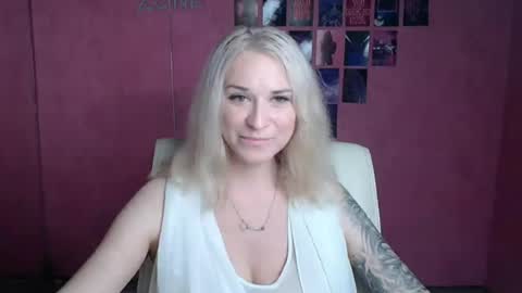 Snapshot of moonsusanna chatting on 3, 7, 2026 Susanna online show from 3, 7, 2026