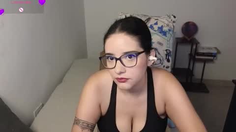 Snapshot of moonwoman_ chatting on 2, 3, 2026 Moon Woman online show from 2, 3, 2026