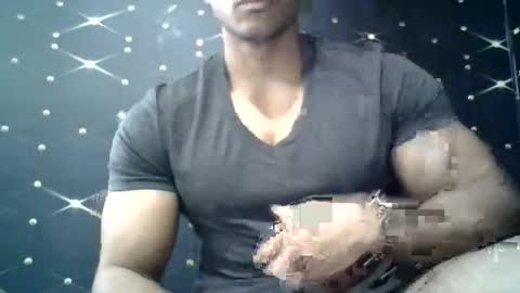 Snapshot of moreno1muscular chatting on 10, 3, 2025 moreno1muscular online show from 10, 3, 2025