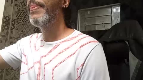 Snapshot of moreno_gatto chatting on 2, 10, 2025 moreno_gatto online show from 2, 10, 2025