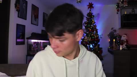 Snapshot of morgan_hiller chatting on 2, 12, 2024   online show from 2, 12, 2024