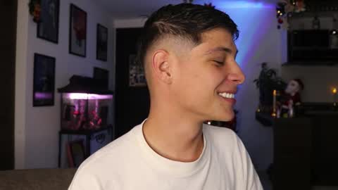 Snapshot of morgan_hiller chatting on 15, 12, 2024   online show from 15, 12, 2024