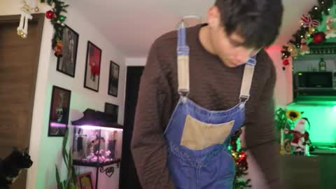 Snapshot of morgan_hiller chatting on 1, 1, 2025   online show from 1, 1, 2025