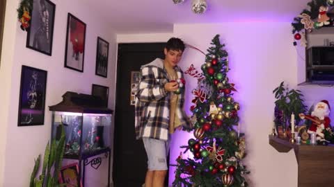 Snapshot of morgan_hiller chatting on 13, 1, 2025   online show from 13, 1, 2025