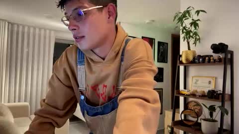 Snapshot of morgan_hiller chatting on 10, 10, 2025   online show from 10, 10, 2025