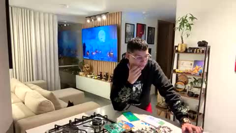 Snapshot of morgan_hiller chatting on 29, 10, 2025   online show from 29, 10, 2025