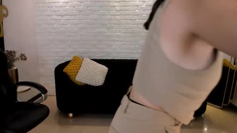 Morgan Hicks online show from 2, 11, 2025