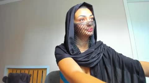 Snapshot of moroccan_diamond_ chatting on 4, 7, 2026 Medina online show from 4, 7, 2026