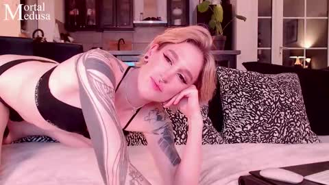 Medusa the Snake Goddess online show from 21, 11, 2025