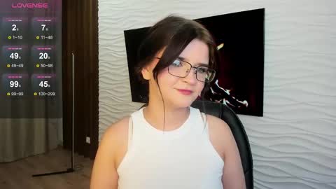 Snapshot of morygirl chatting on 18, 9, 2025 mori online show from 18, 9, 2025