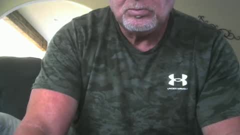 Snapshot of motorguy08 chatting on 11, 9, 2025 motorguy08 online show from 11, 9, 2025