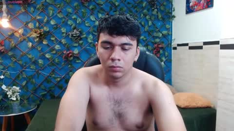 Mou Fly online show from 1, 12, 2025