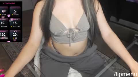 moxieXfoxie online show from 22, 4, 2026