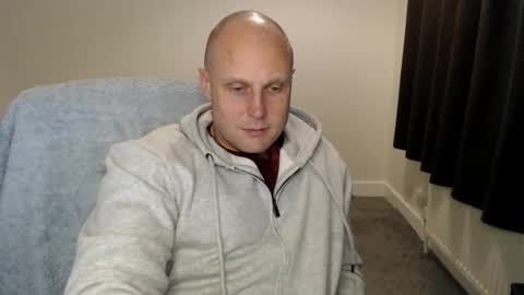 Mr Baldy Likes to Chat online show from 25, 10, 2025