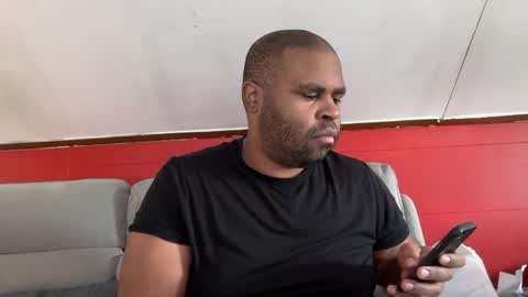 Snapshot of mr_irvin chatting on 5, 4, 2026 mr_irvin online show from 5, 4, 2026