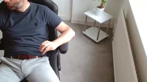 Snapshot of mr_matthew_me chatting on 26, 10, 2025 mr_matthew_me online show from 26, 10, 2025