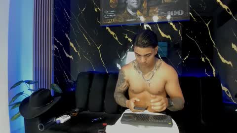 Snapshot of mr_maximo chatting on 2, 2, 2026 mr_maximo online show from 2, 2, 2026