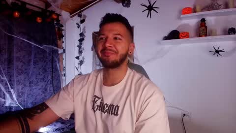 MIKEE online show from 17, 10, 2025