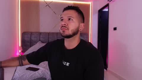 MIKEE online show from 25, 3, 2026