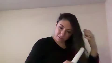 Snapshot of mr_mrs_glitter chatting on 5, 3, 2026 Mr Mrs Glitter online show from 5, 3, 2026