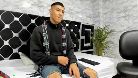 Mr Porn  online show from 22, 4, 2026