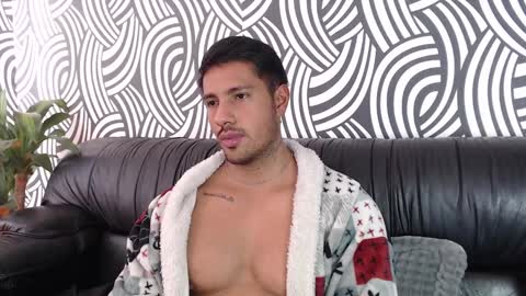 AARON online show from 6, 12, 2024